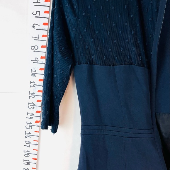 Women’s Hugo Boss Dark Blue Long Sleeve Dress Lace Size 6
Classy and Elegant - Picture 4 of 7